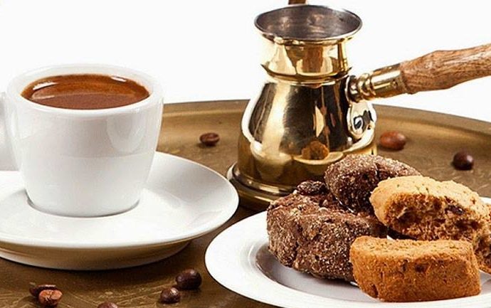 Ελληνικός καφές + ένα μυστικό Σμυρνέϊκο