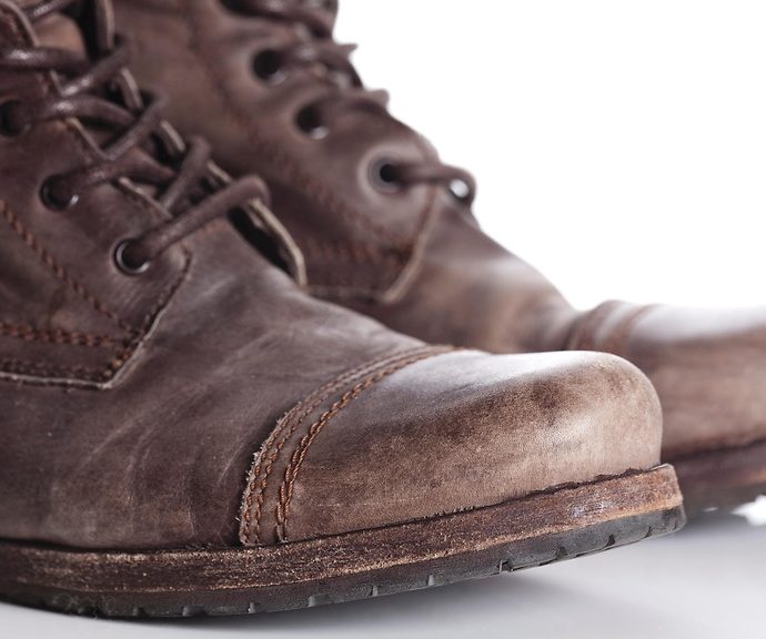 Πώς θα γυαλίσετε τα δερμάτινα παπούτσια