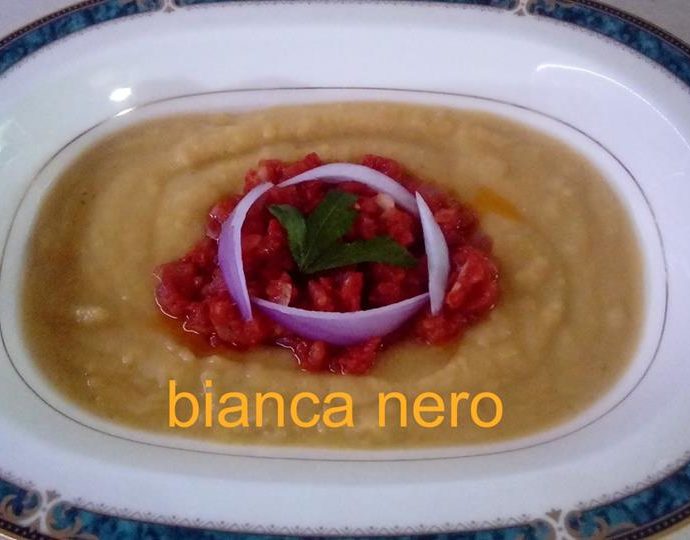 Φάβα παντρεμένη με ντομάτα (νηστίσιμη)