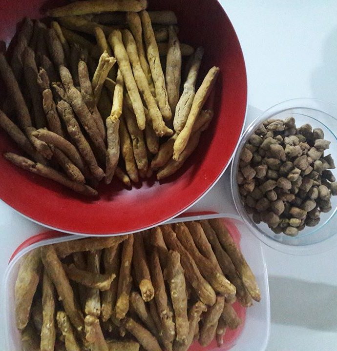 Κριτσίνια με καρότο και μπουκιές