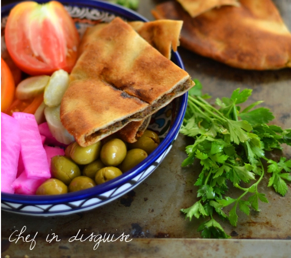 Arayes (γεμιστές αράβικες πίτες με κιμά)