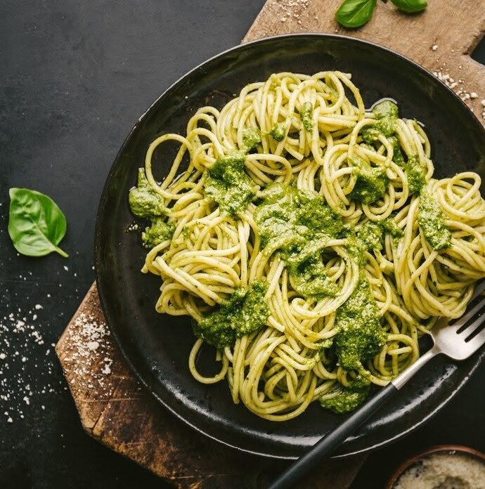 Ζυμαρικά με σάλτσα τύπου “Pesto”